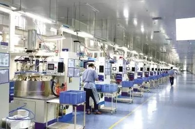 藍(lán)思科技加碼3D玻璃，目標(biāo)年收入增長(zhǎng)60億，趨勢(shì)資產(chǎn)管理助力